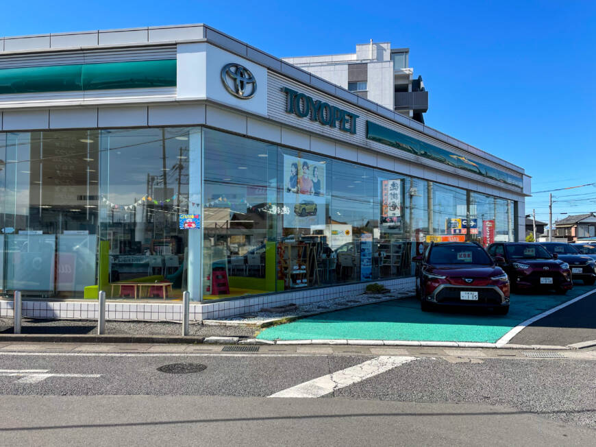 駐車ブレーキ手押しレバー付レンタカーを埼玉トヨペット 大宮西支店に配車【損保代車】