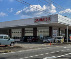 【本日の配車日記(10/17)】手動運転装置付レンタカーを愛媛ダイハツ 今治店へ＜損保代車＞